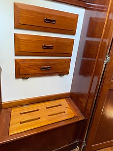 1979 Endeavour 37 Plan-A Sloop - V-berth Storage