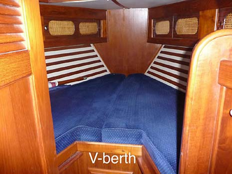 1985 Endeavur 42 Sailboat - V-Berth